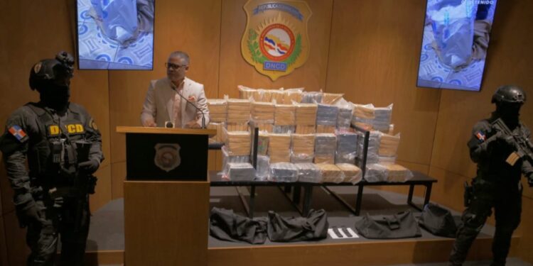 DNCD ocupa 229 paquetes de cocaína en LR