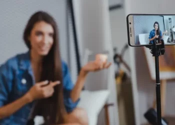 Aprueban normas para regular trabajo de ‘influencers’ en Italia