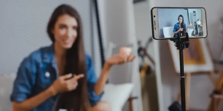 Aprueban normas para regular trabajo de ‘influencers’ en Italia
