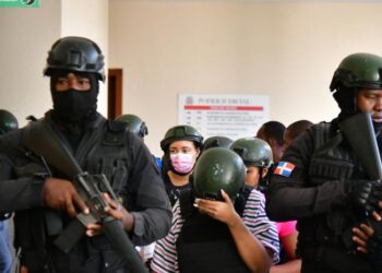 Tribunal dispone mantener en prisión vinculado en grupo que borró expedientes de la PGR