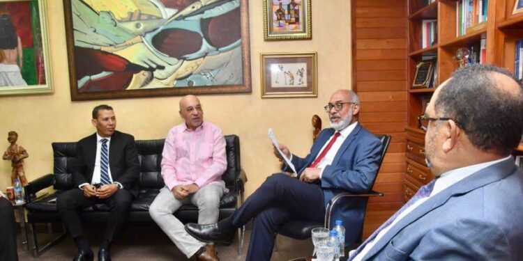 Sociedad Dominicana de Diarios se reúne con el Gobierno para subsanar aspectos de la ley DNI
