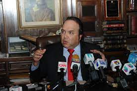Presidente, apague ese ruido de la ley DNI
