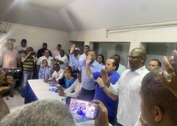 Dirigente del PLD es juramentado por el presidente nacional del PRM José I. Paliza