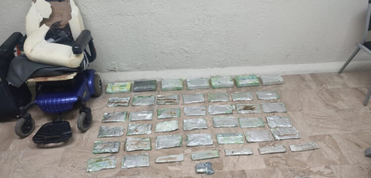 Ocupan cocaína en una silla de ruedas en aeropuerto de Punta Cana; detienen a un pasajero