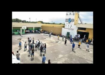 Buscan bloquear señales telefónicas en cárceles para impedir que presos usen celulares