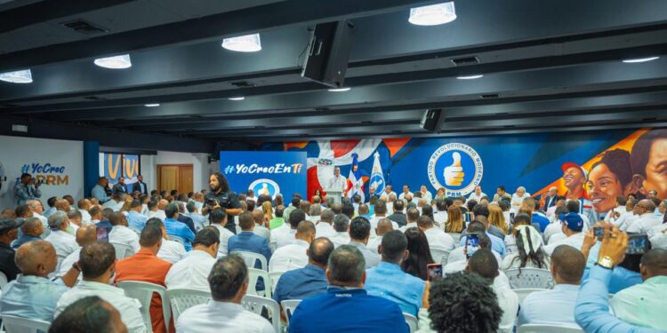 Alcaldes y Directores de Distritos del PRM Participan en Importante Taller de Entrenamiento