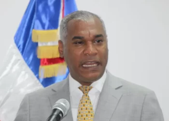 Decano de la UASD afirma universidades titulan personas que no leen