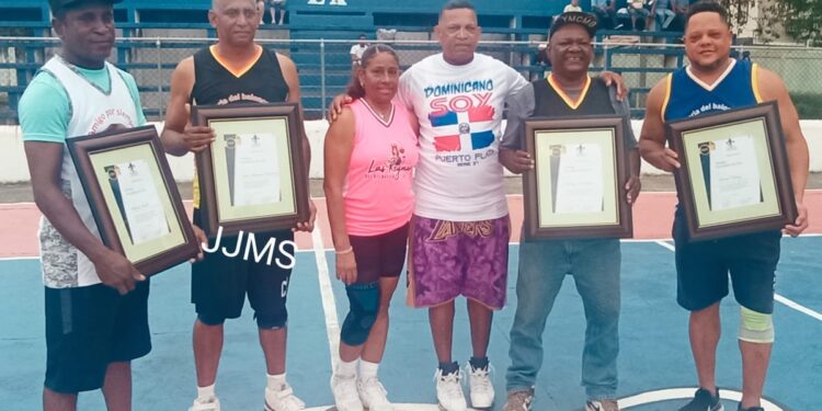CELEBRAN REENCUENTRO DE BALONCESTISTAS LIGA DEL ATLÁNTICO