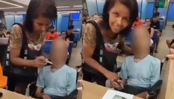 Una mujer llevó el cadáver de su tío al banco para retirar dinero: la descubrieron, la filmaron y fue arrestada