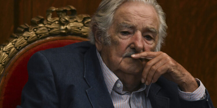 José Mujica, expresidente de Uruguay, anuncia que tiene un tumor en el esófago