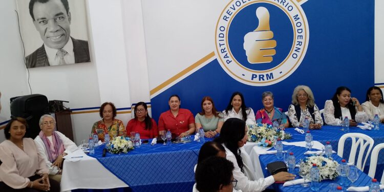 Importante Actividad en el Comando de Mujeres del PRM