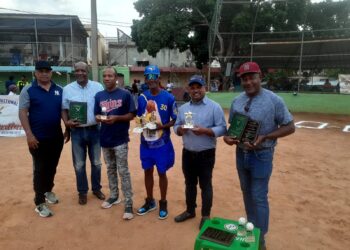 Centenares de niños participan en el 40 Aniversario Liga Tatis
