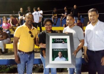 Dedican a Claudio Martínez cuarta copa U-20 de baloncesto «José González «.