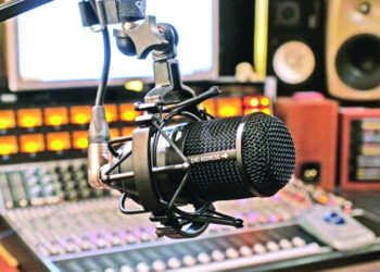 La radio dominicana «está caliente por las cuatro esquinas», violencia y vulgaridad preocupan