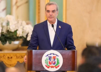Abinader emite decreto y crea una minera dominicana