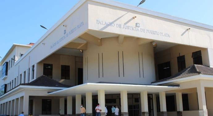Abogados denuncian que trabajan en condiciones precarias en el Palacio de Justicia de Puerto Plata
