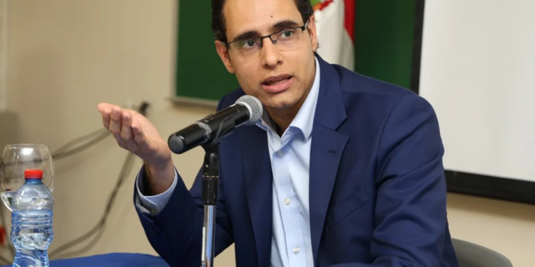 Exministro Economía ve fusión instituciones reduciría el gasto