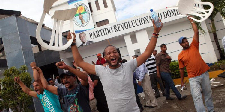 El PRD: Un partido de constantes divisiones