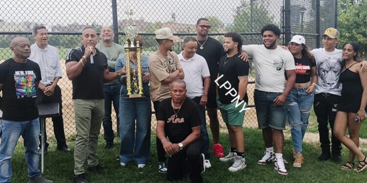 Liga Puertoplateña en New York premia a los líderes y equipos Campeón y subcampeón.