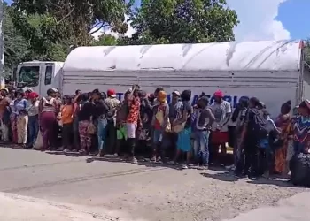 Apresan dominicano con 30 haitianos ilegales a bordo de camión en Montecristi