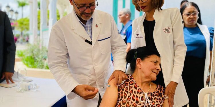 Dirección Provincial de Salud de Puerto Plata inicia jornada de vacunación contra la Influenza para proteger a los grupos más vulnerables