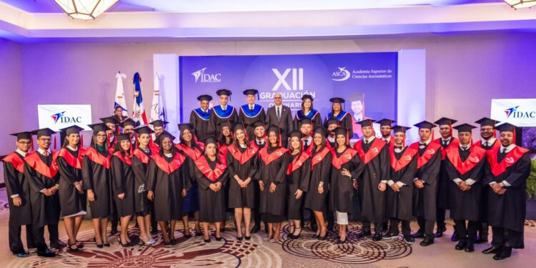 ASCA del IDAC gradúa 29 nuevos profesionales de la aviación civil