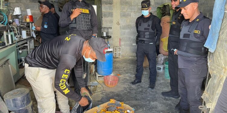 Una banda criminal falsificaba y vendía medicamentos en la RD