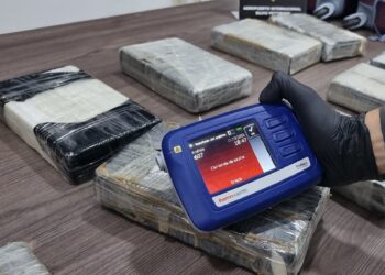  Apresan a un agente de la DNCD y otro del Cesac por decomiso de 42 kilos de cocaína en Francia