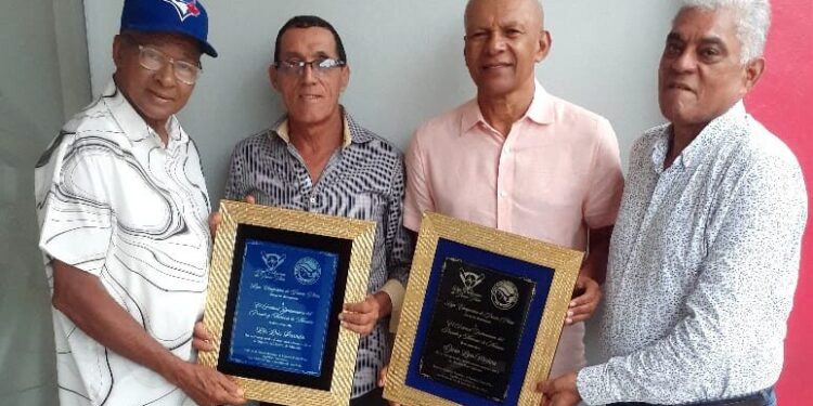 Luis Paradis y Juan Luis Medina fueron reconocidos por Liga Campesina y Comité Feria del Pescado