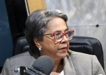 Rosa Ariza demanda “profunda” evaluación psicológica docentes de escuelas públicas