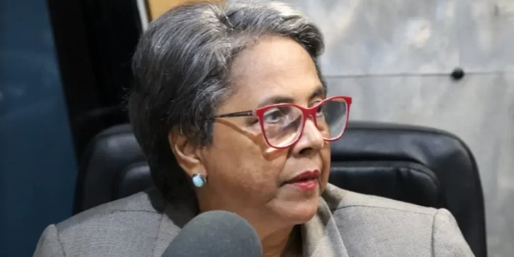 Rosa Ariza demanda “profunda” evaluación psicológica docentes de escuelas públicas
