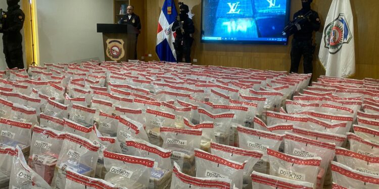 Decomisan 2.2 tns. de cocaína; mayor cargamento en historia RD