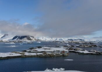 La NASA descubre Camp Century, una base secreta de la Guerra Fría oculta bajo el hielo del Ártico