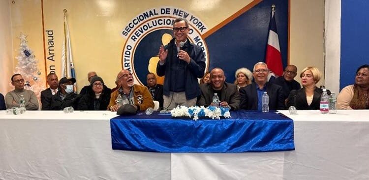 Eddy Olivares se reúne con seccional del PRM en NY
