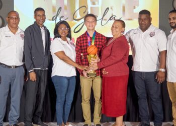 Club Fantástico realizó Gala de Premiación y Cena Navideña.