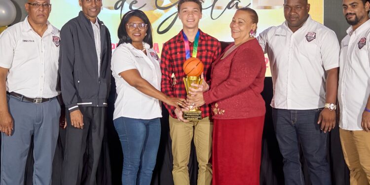 Club Fantástico realizó Gala de Premiación y Cena Navideña.