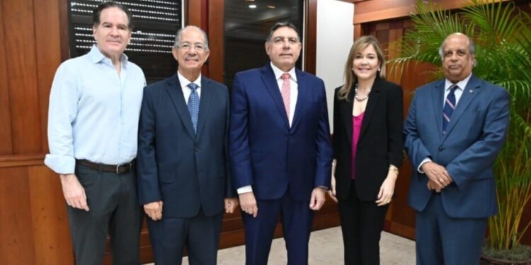 Efraím Castillo recibirá el Premio Nacional de Literatura 2025