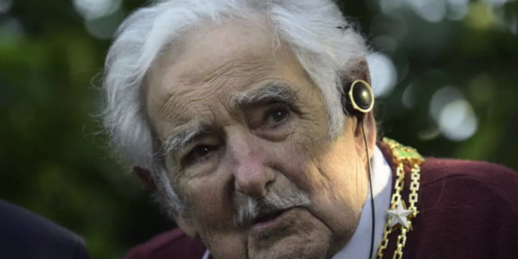 «Pepe» Mujica dice el cáncer se expandió y está muriendo: «El guerrero tiene derecho a su descanso»