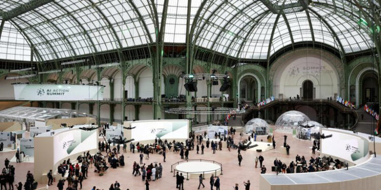 Líderes mundiales y la élite tecnológica se reúnen en París buscando fijar reglas para la Inteligencia Artificial