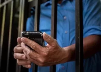 Los presos y celulares