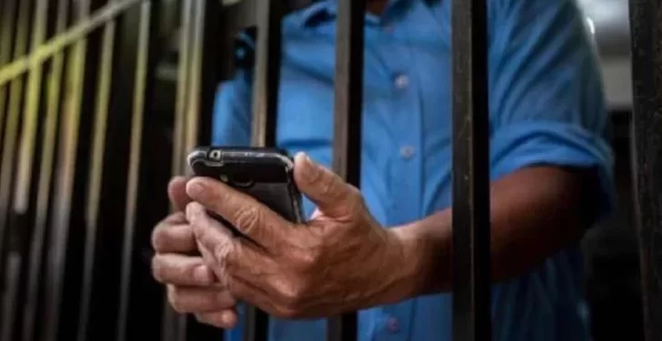 Los presos y celulares
