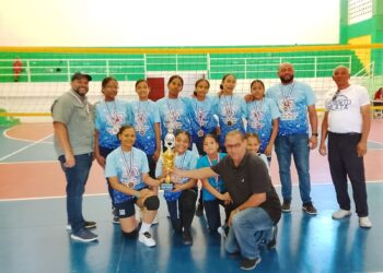 Escuela Albergue de Martina Campeón Minivoli