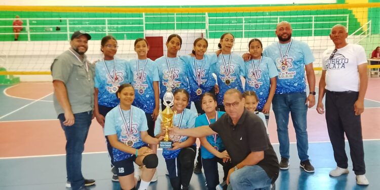 Escuela Albergue de Martina Campeón Minivoli