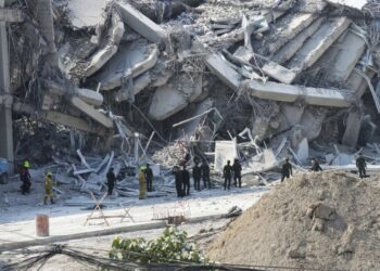 Las fotos del fuerte terremoto que sacudió Myanmar y Tailandia