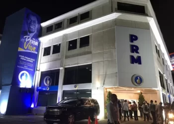 Nueve aspirantes se suman a la carrera presidencial en el PRM para 2028