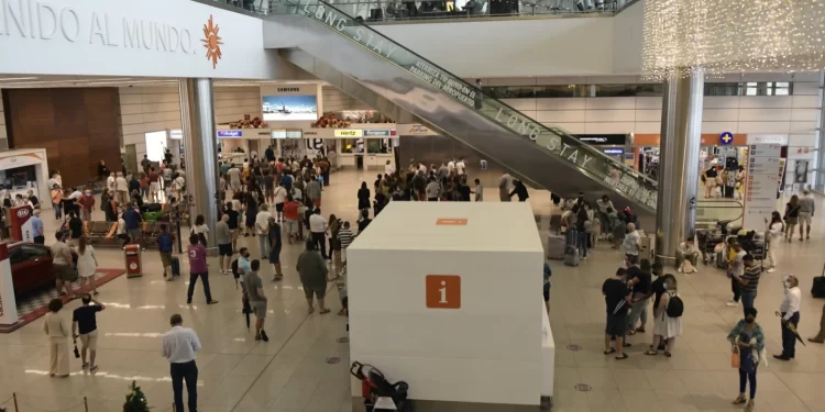 Adiós al check-in en los aeropuertos: así será el único documento digital obligatorio para viajar por el mundo