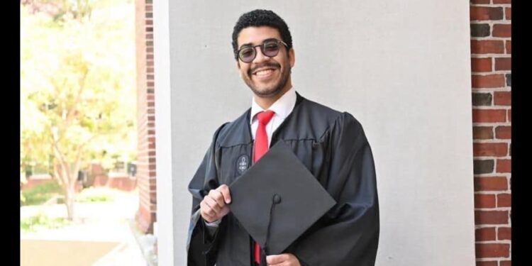 Se gradúa José Valdez, primer estudiante de escuela pública dominicana en ser admitido en Harvard