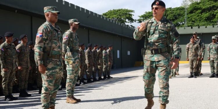Cancelan raso de Ejército dicen recibió dádivas