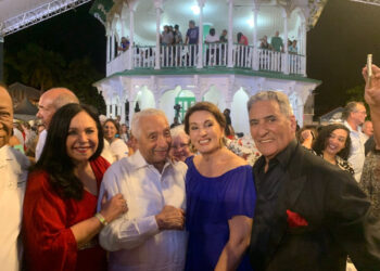 Rafael Solano celebra sus 94 años de vida junto a su pueblo puertoplateño en un concierto de antología