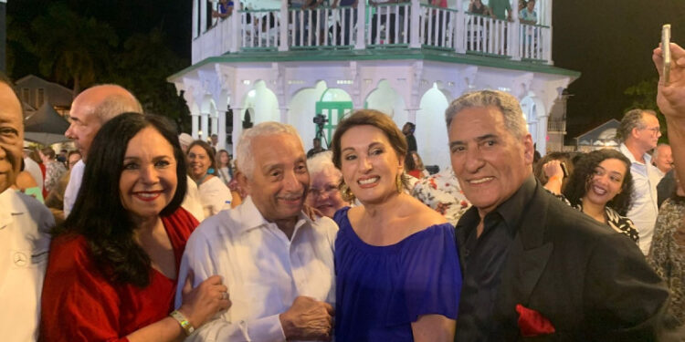 Rafael Solano celebra sus 94 años de vida junto a su pueblo puertoplateño en un concierto de antología
